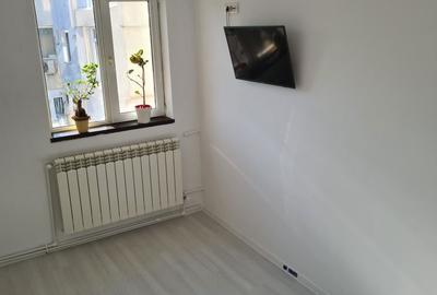 Apartament cu 4 camere semidecomandat în Carrefour - 2