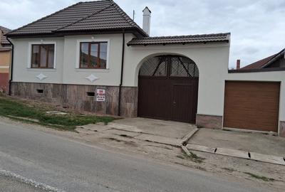 Casă cu 4 camere în Central - 2