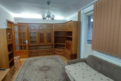 Apartament cu 3 camere decomandat în Dâmbu Pietros