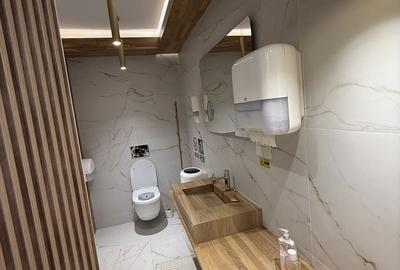 Spațiu comercial, de 239.91 mp, în Central - 11
