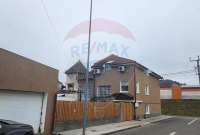 Casă cu 4 camere cu Teren 180 Mp în Central - 9