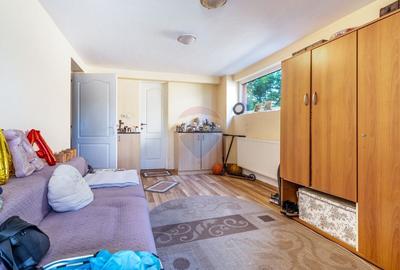 Casă individuală cu 7 camere cu Teren 657 Mp în Central - 7