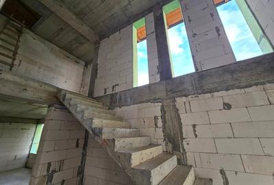 Casa la rosu + acoperis complet - 14