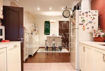 Casă cu 9 camere cu Canalizare în Bucium - 6