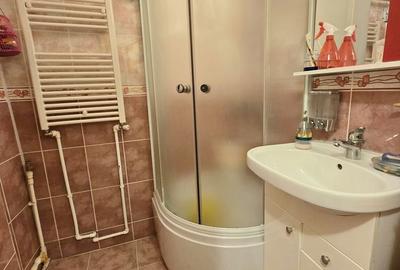 Apartament cu 2 camere semidecomandat în Micro 40 - 2