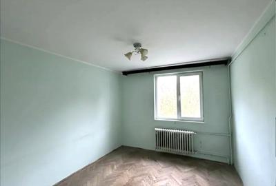 Titan Potcoava- parc Brancusi - 2