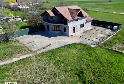Casă cu 5 camere cu Teren 3400 Mp în Garoafa - 20