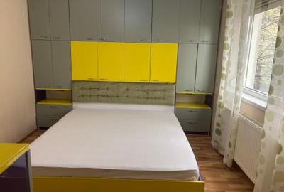 Apartament cu 3 camere semidecomandat, mobilat în Tătărași - 1