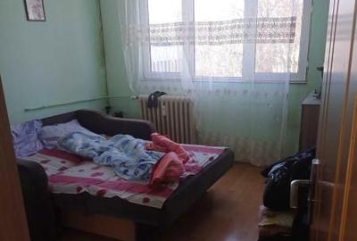 Apartament cu 4 camere decomandat, mobilat în Berceni - 1