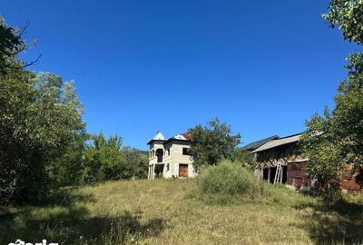 Casă cu 4 camere cu Teren 200 Mp în Petros - 5