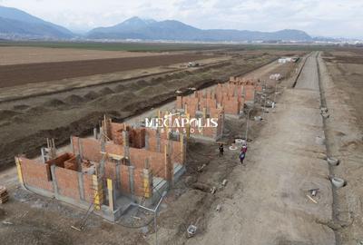 Casă individuală cu 4 camere cu Canalizare în Central - 7