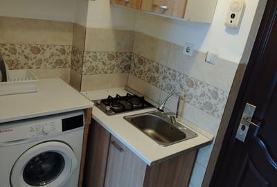 Garsonieră semidecomandată în Poarta 6 - 1