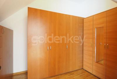 Vila cu 6-7 camere si gradina generoasa Vila cu 6-7 camere si gradina generoasa - 10