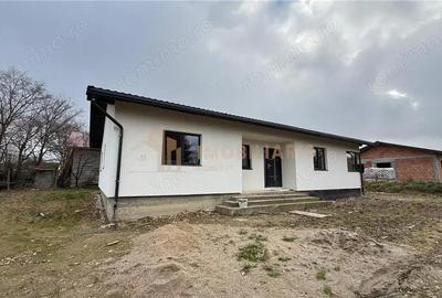 Casă cu Teren 500 Mp în Mocira - 1