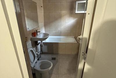 Apartament cu 3 camere decomandat în Piața Nouă - 4