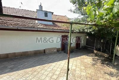 Casă cu 3 camere cu Teren 570 Mp în Central - 1