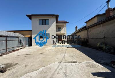 Casă individuală cu 4 camere cu Canalizare în Central - 2