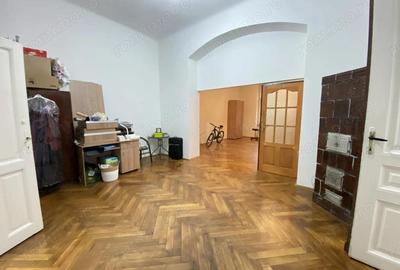 Apartament cu 5 camere decomandat în Traian - 8