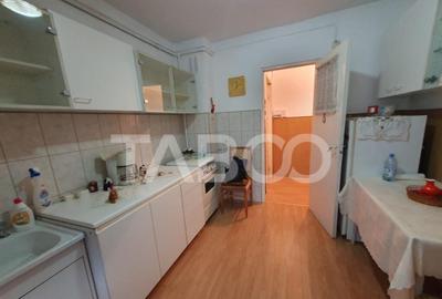 Apartament cu 3 camere semidecomandat, mobilat în Central - 6