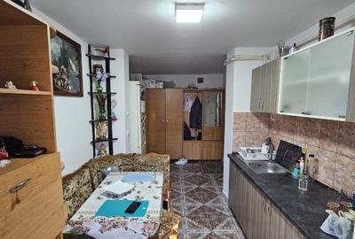 Proprietar vand apartament 2 camere decomandat zona CETATE / STADION - 2