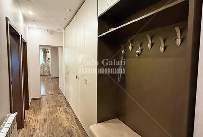 Apartament cu 6 camere decomandat în Faleză