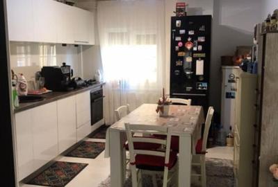 Apartament 4 camere decomandate 95mp in 1Mai, zona Sara
