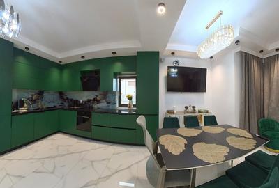 Casa din Categoria Lux - cu 6 camere - Jacuzzi si 2 saune + garaj - 1