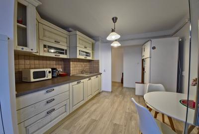 Faleza Nord 3 camere vedere la mare loc de parcare termen lung - 27