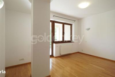 Casă cu 7 camere cu Teren 280 Mp în Central - 14