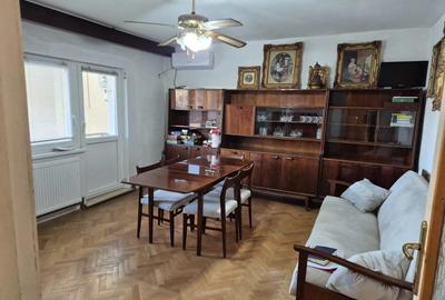 Apart.4 cam.,centr. proprie , zona B.Rosu , et.2 - 4