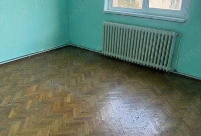 Apartament cu 3 camere nedecomandat în Central - 1