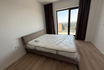 Apartament cu 2 camere semidecomandat, mobilat în Km 5 - 26