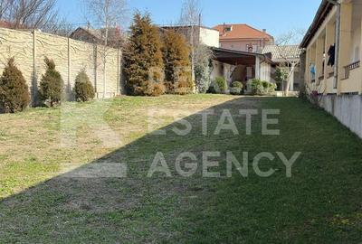 Casă cu 8 camere cu Teren 1037 Mp în Central - 16