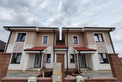 Duplex cu 4 camere cu Canalizare în Moșnița Nouă - 3