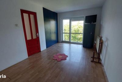 Apartament cu 3 camere, mobilat în Cetate - 2
