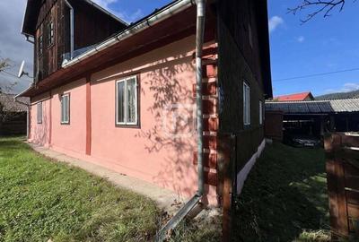 Casa traditional bucovineana la poalele muntilor Bucovinei - 6