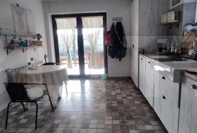 Casă cu 4 camere cu Teren 450 Mp în 1 Decembrie - 3