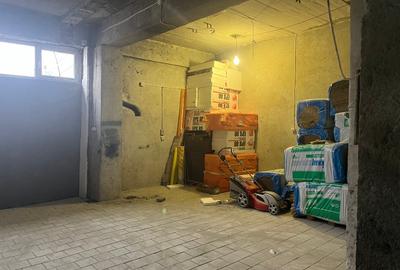 Spațiu industrial, de 422 mp, în Central - 13