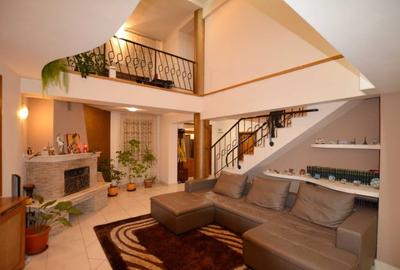 Vila Exclusivista cu Terasa si Curte Generoasa in Gavana, Pitesti - 1