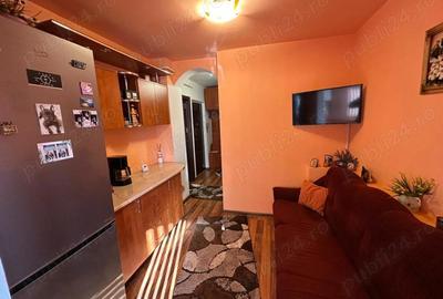 Apartament cu 3 camere decomandat în Sărari - 4