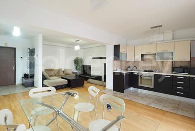 Apartament cu 3 camere semidecomandat, mobilat în Iancu Nicolae