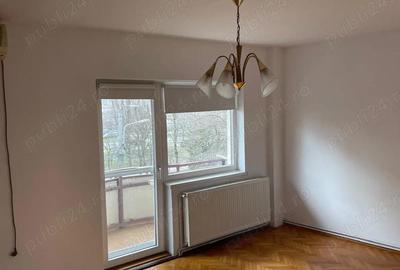 Apartament cu 3 camere decomandat în Central - 1