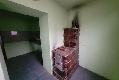 Casă cu 3 camere cu Canalizare în Parța - 1