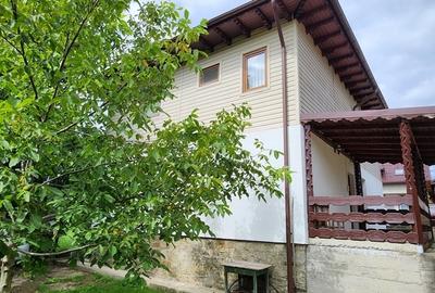 Slanic, casa de vacanta, mica pensiune, P+1E, an 2014 - 20