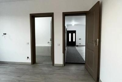 Casă cu 3 camere cu Teren 330 Mp în Central - 7