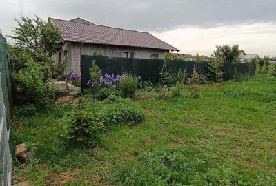 Teren de 360 mp, în Central - 8