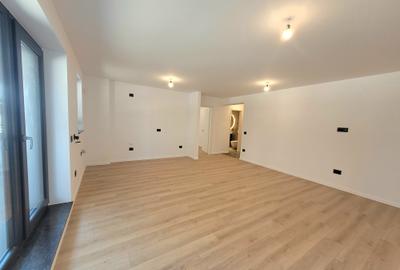 Apartament cu 2 camere nedecomandat în Tractorul - 3