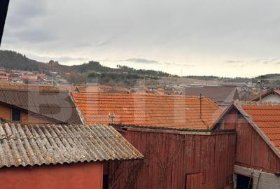 Casa de vanzare proprietate generoasa 2.285 m2 teren - 15