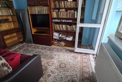 Apartament cu 3 camere semidecomandat în Vasile Alecsandri