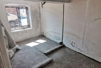 Spațiu comercial, de 30 mp, în Mehadia - 1